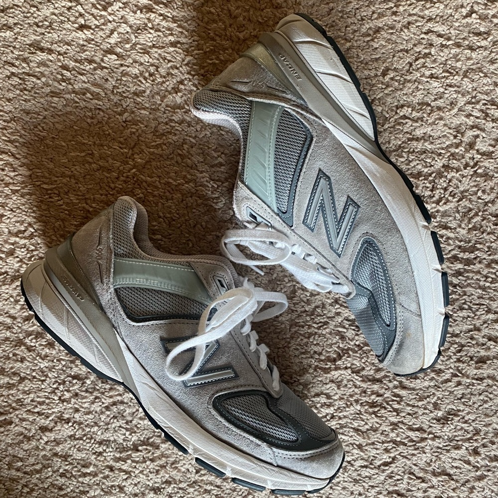 New Balance 990v5